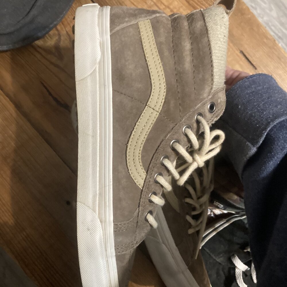 Brown Hightop Vans M 8.5 /W 10